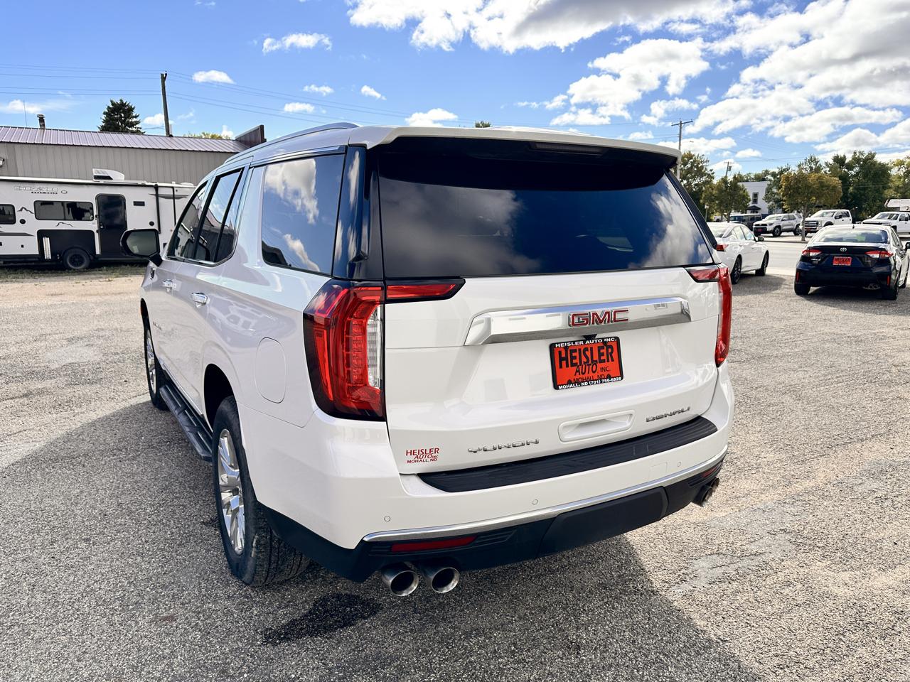 GMC Yukon Denali 4WD 2023