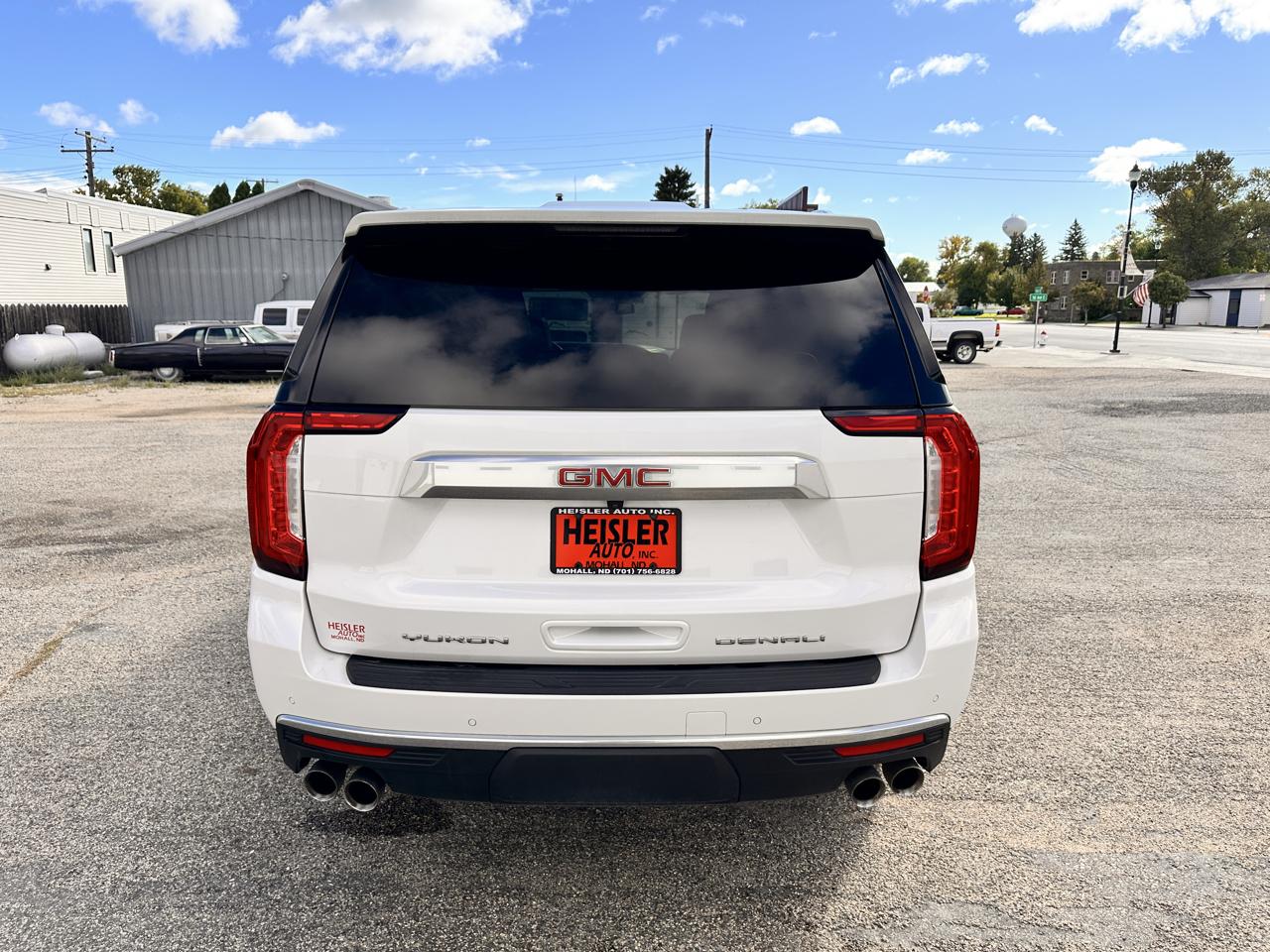GMC Yukon Denali 4WD 2023