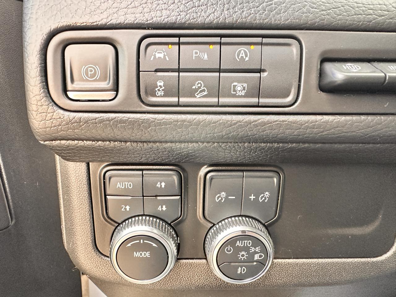 GMC Yukon Denali 4WD 2023