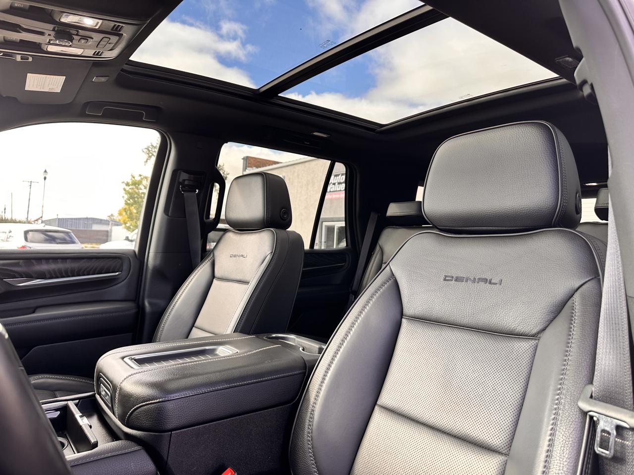 GMC Yukon Denali 4WD 2023