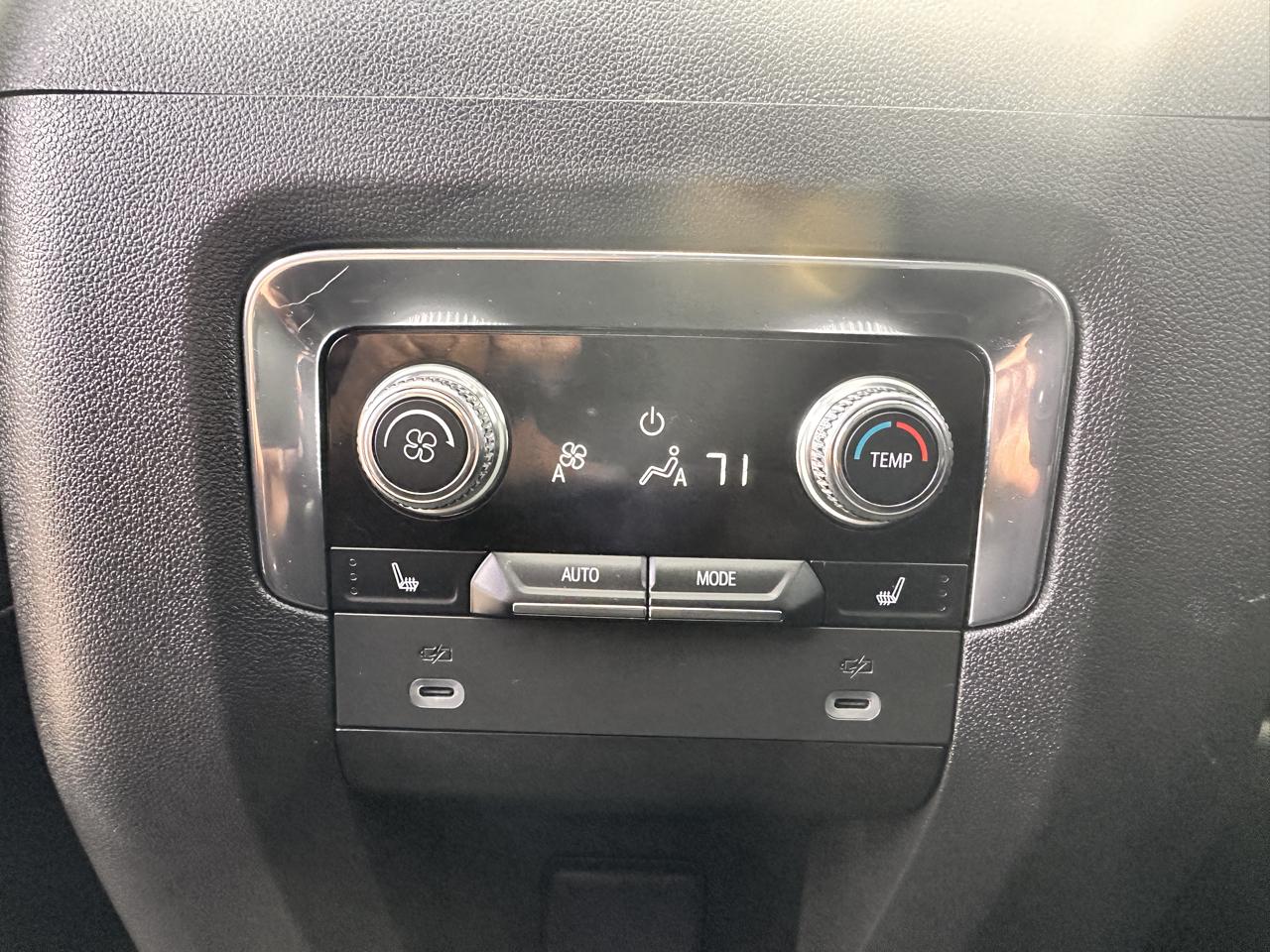GMC Yukon Denali 4WD 2023