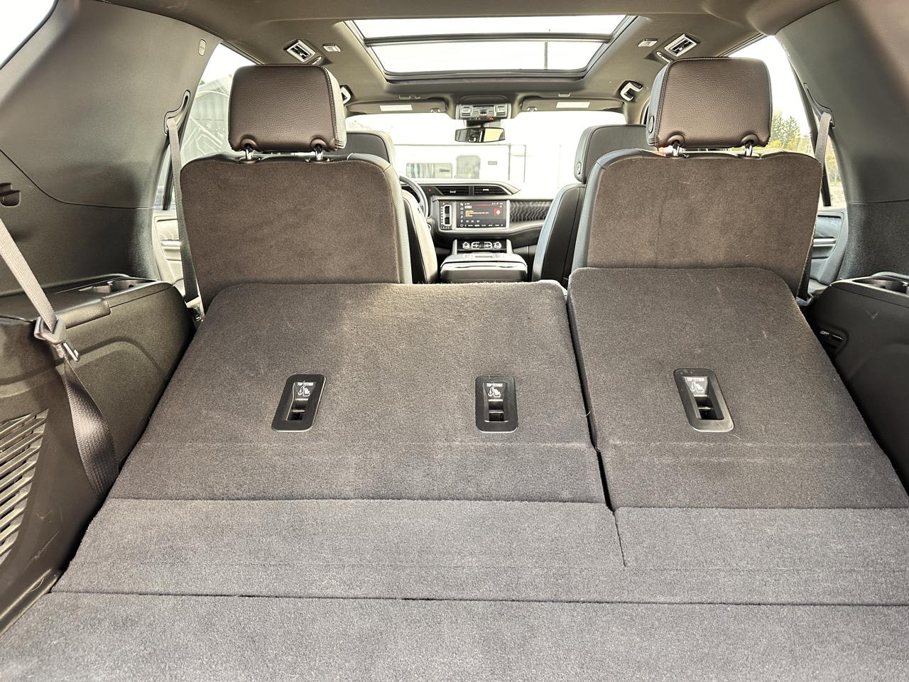 GMC Yukon Denali 4WD 2023