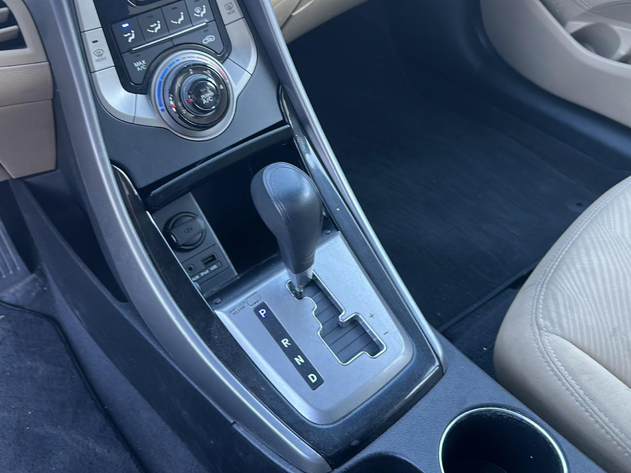 Hyundai Elantra Limited 2013