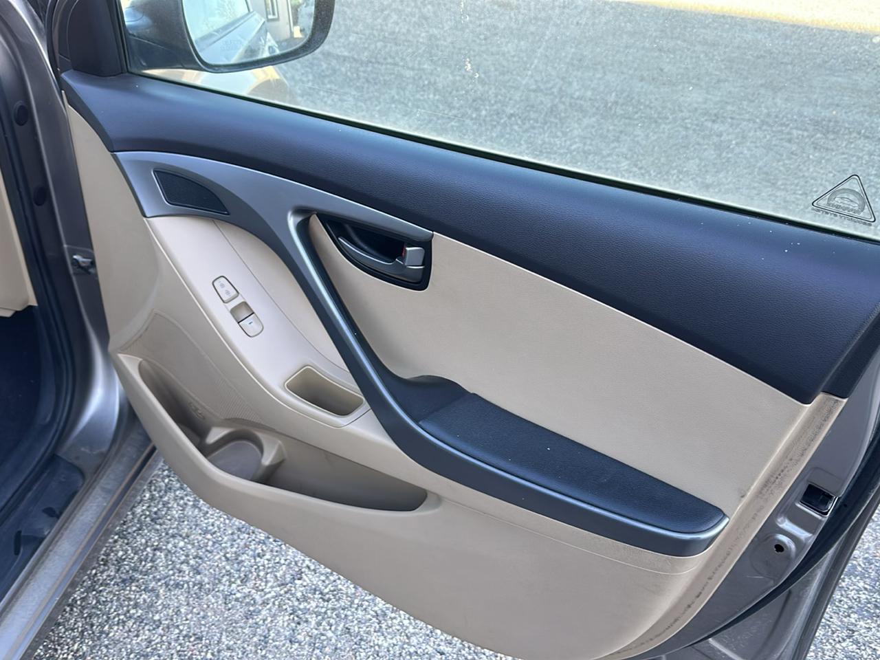 Hyundai Elantra Limited 2013