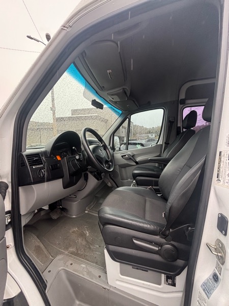 Mercedes-Benz Sprinter 2500 144-in. WB 2016 Mercedes-Benz Sprinter 2500 144-in. WB 2016