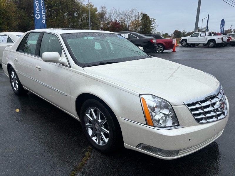 Cadillac DTS Luxury 2010 Cadillac DTS Luxury 2010