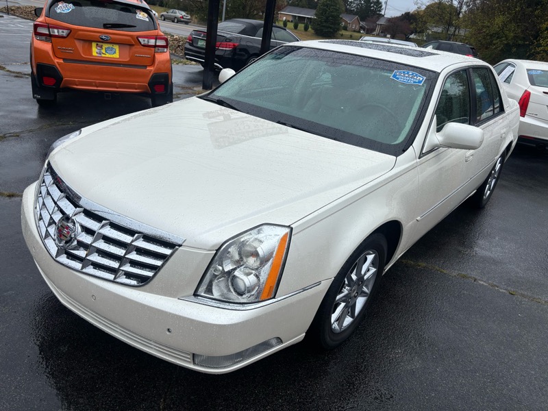 Cadillac DTS Luxury 2010 Cadillac DTS Luxury 2010
