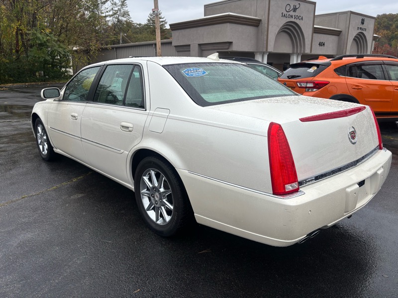 Cadillac DTS Luxury 2010 Cadillac DTS Luxury 2010