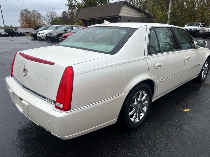 Cadillac DTS Luxury 2010 Cadillac DTS Luxury 2010