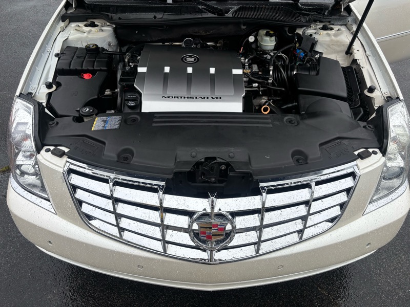 Cadillac DTS Luxury 2010 Cadillac DTS Luxury 2010
