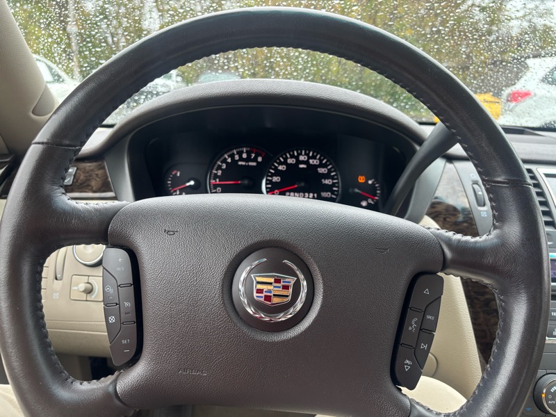 Cadillac DTS Luxury 2010 Cadillac DTS Luxury 2010