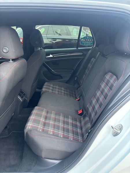 Volkswagen Golf GTI S 6M 4-Door 2017 Volkswagen Golf GTI S 6M 4-Door 2017