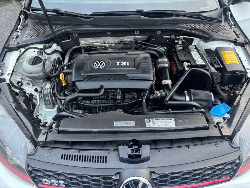 Volkswagen Golf GTI S 6M 4-Door 2017 Volkswagen Golf GTI S 6M 4-Door 2017