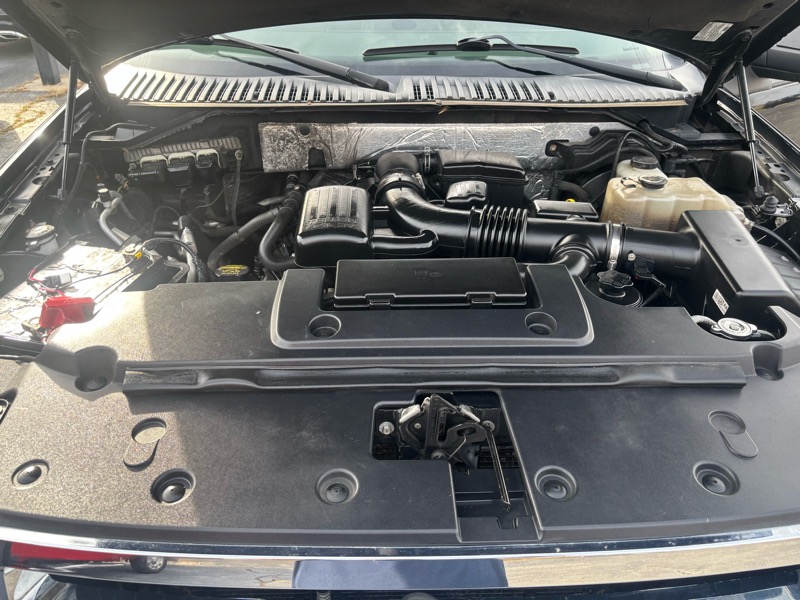 Ford Expedition XLT 4WD 2013