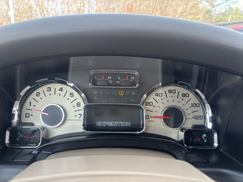 Ford Expedition XLT 4WD 2013