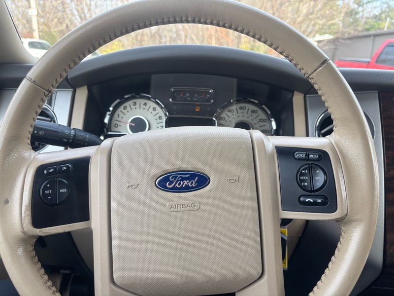 Ford Expedition XLT 4WD 2013