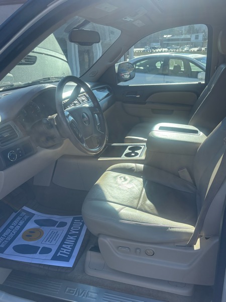 GMC Yukon XL SLT-1 1/2 Ton 2WD 2012