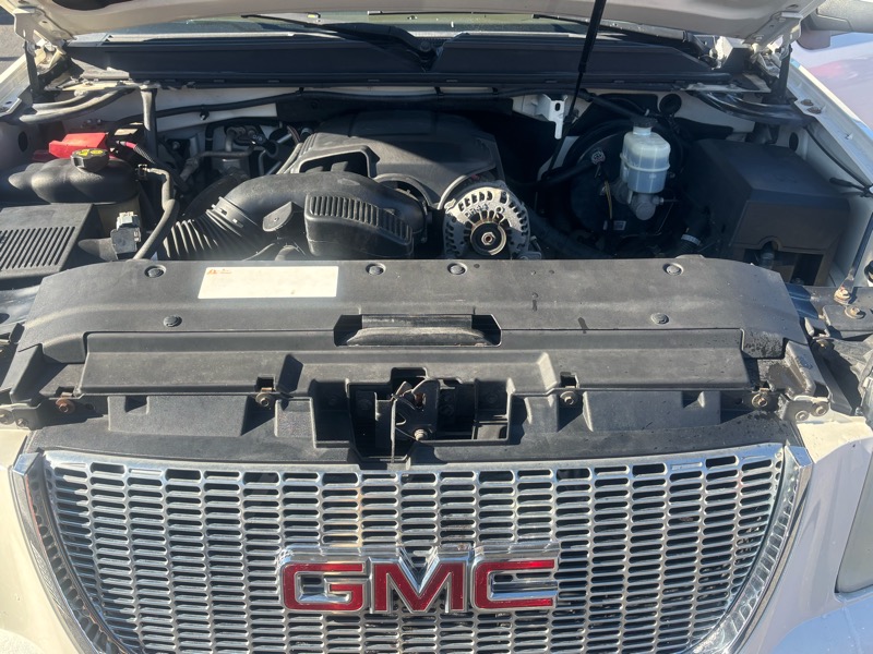 GMC Yukon XL SLT-1 1/2 Ton 2WD 2012