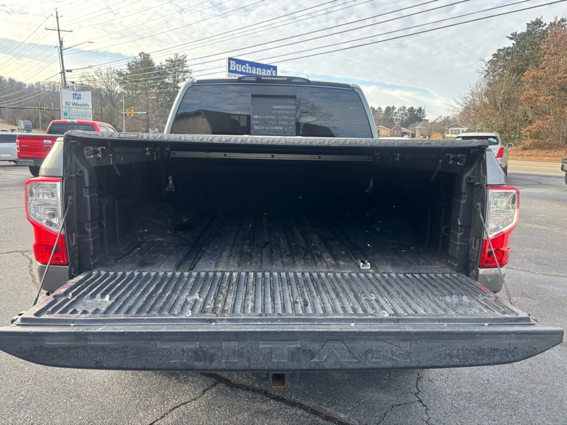 Nissan Titan SV Crew Cab 2WD 2017