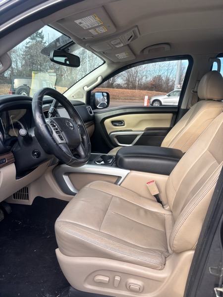 Nissan Titan SV Crew Cab 2WD 2017