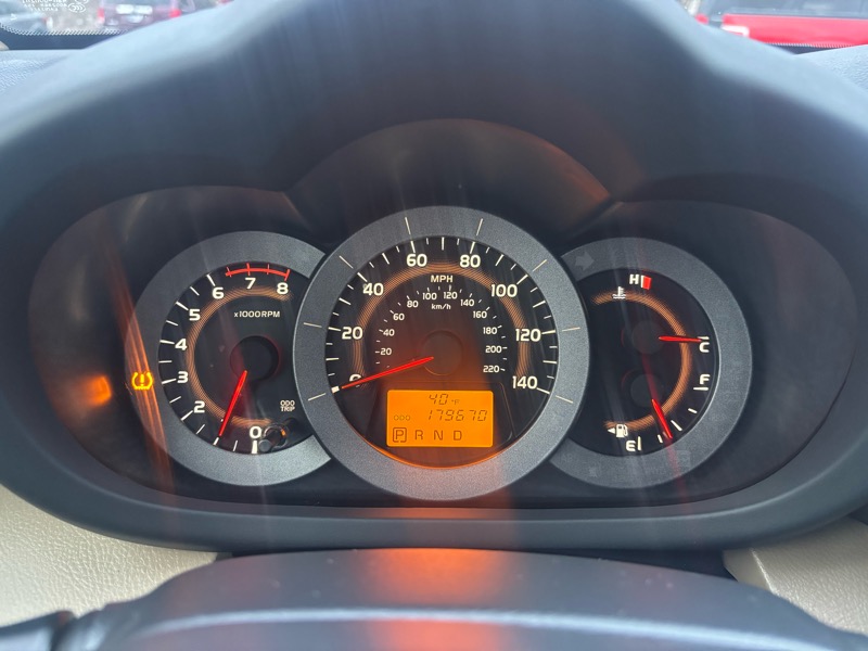 Toyota RAV4 Base I4 4WD 2012