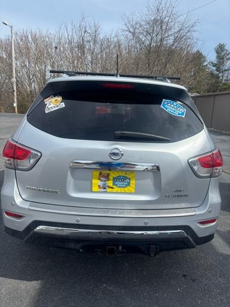 Nissan Pathfinder Platinum 4D SUV 4WD 2013