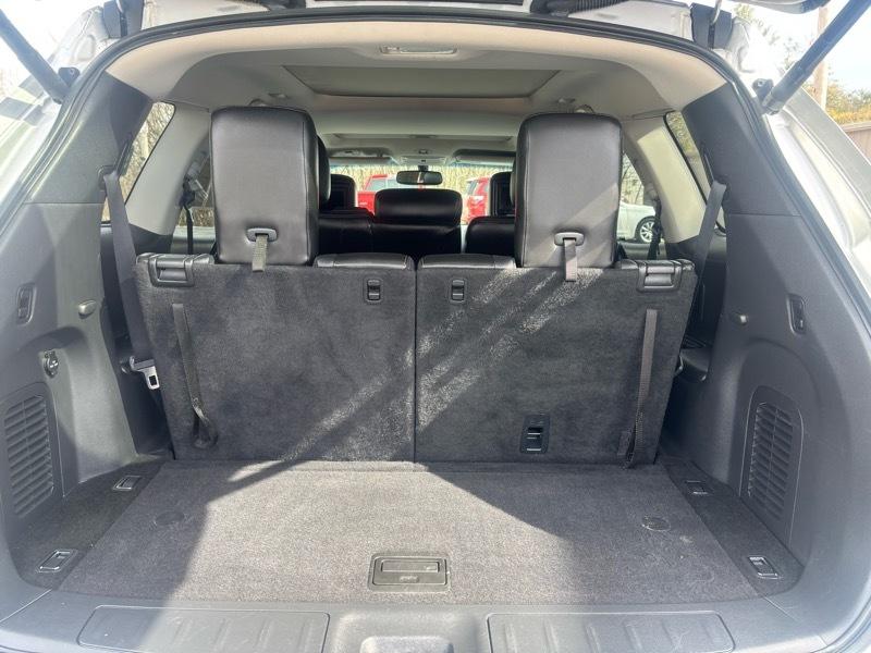 Nissan Pathfinder Platinum 4D SUV 4WD 2013