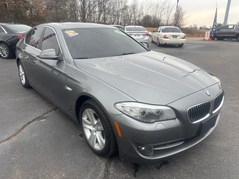 BMW 5-Series 528i 2011