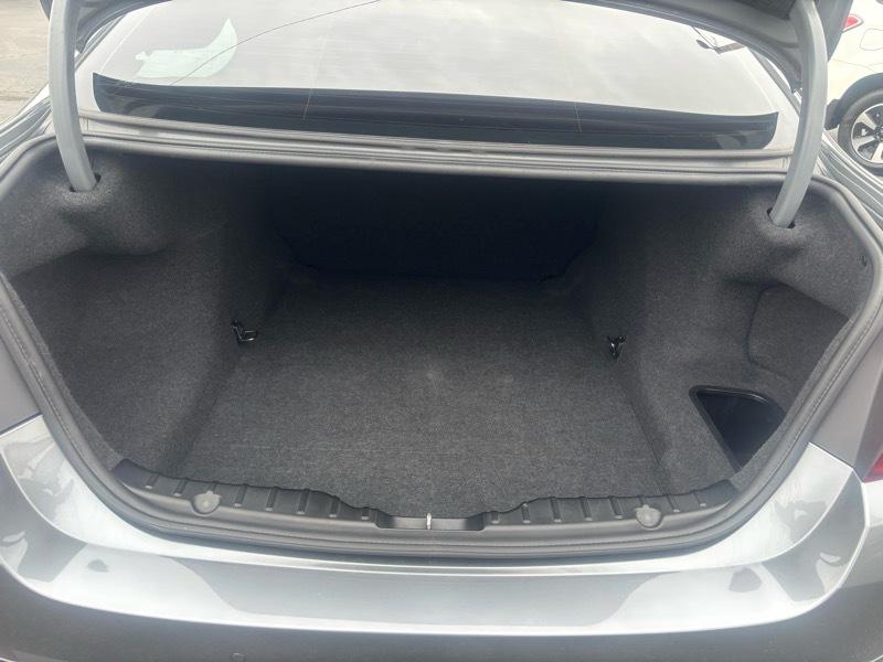 BMW 5-Series 528i 2011