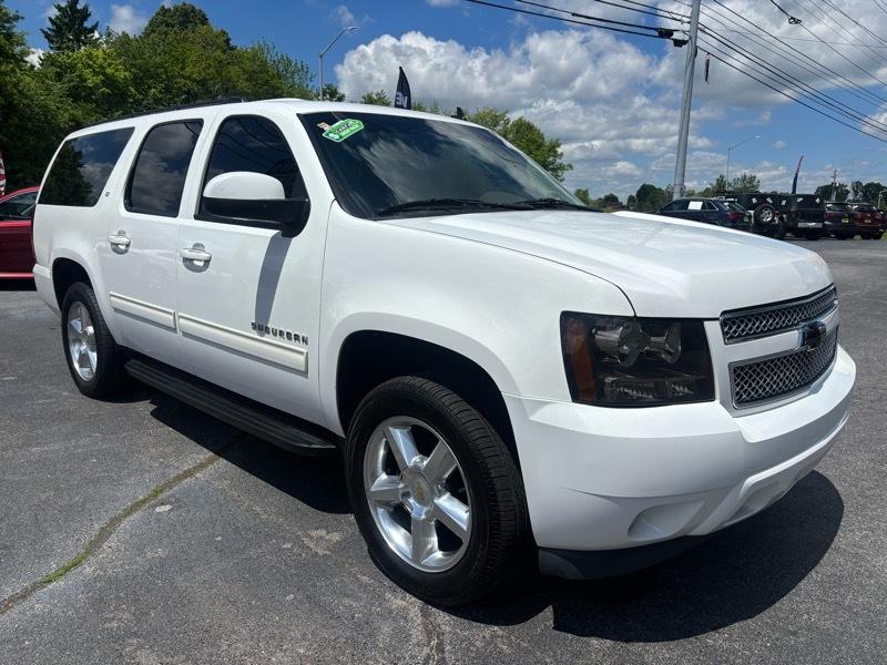 Chevrolet Suburban LT 1500 2WD 2014