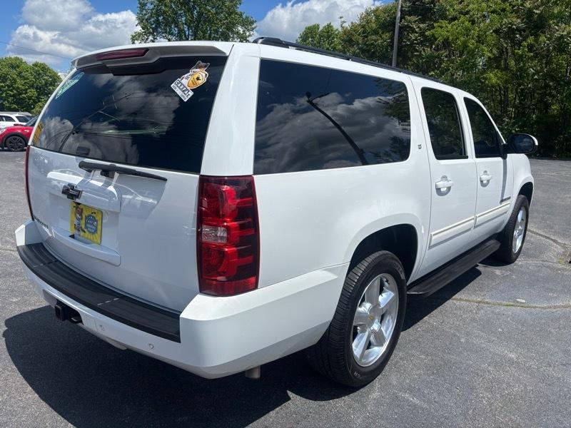 Chevrolet Suburban LT 1500 2WD 2014