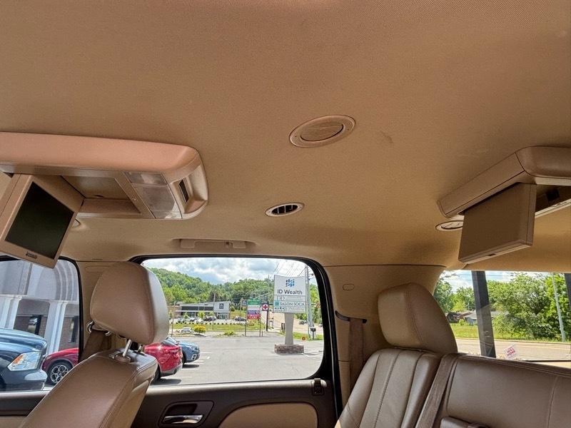 Chevrolet Suburban LT 1500 2WD 2014