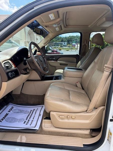 Chevrolet Suburban LT 1500 2WD 2014