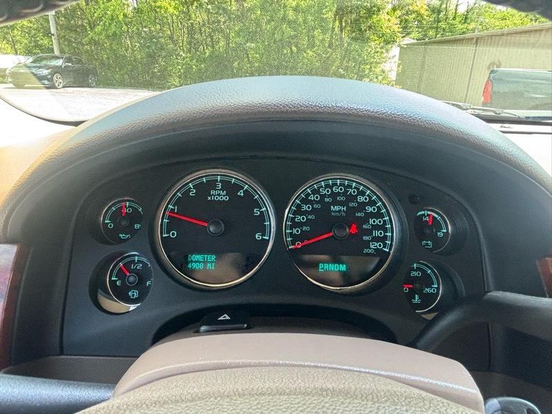 Chevrolet Suburban LT 1500 2WD 2014