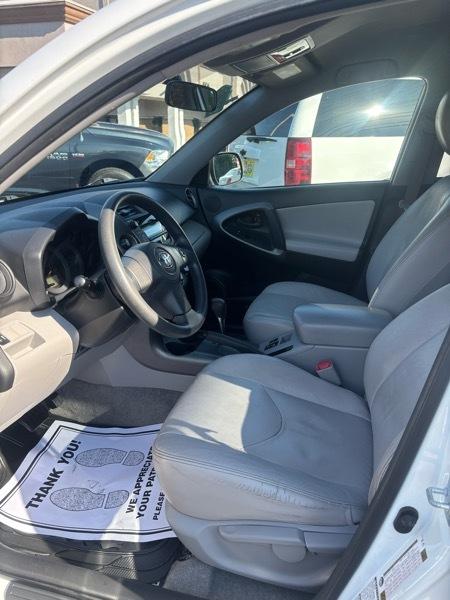 Toyota RAV4 Base I4 4WD 2010