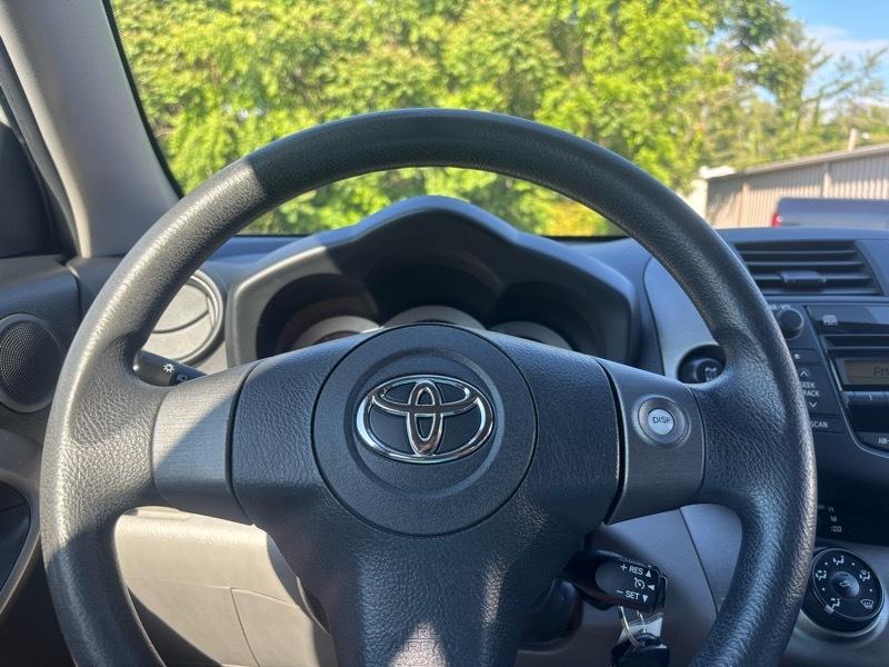 Toyota RAV4 Base I4 4WD 2010