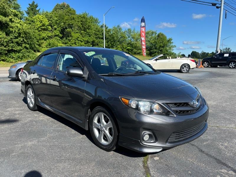 Toyota Corolla S 4-Speed AT 2013