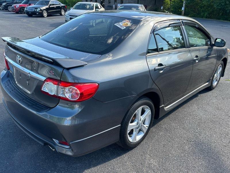 Toyota Corolla S 4-Speed AT 2013