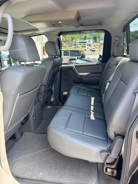 Nissan Titan LE Crew Cab 4WD 2007