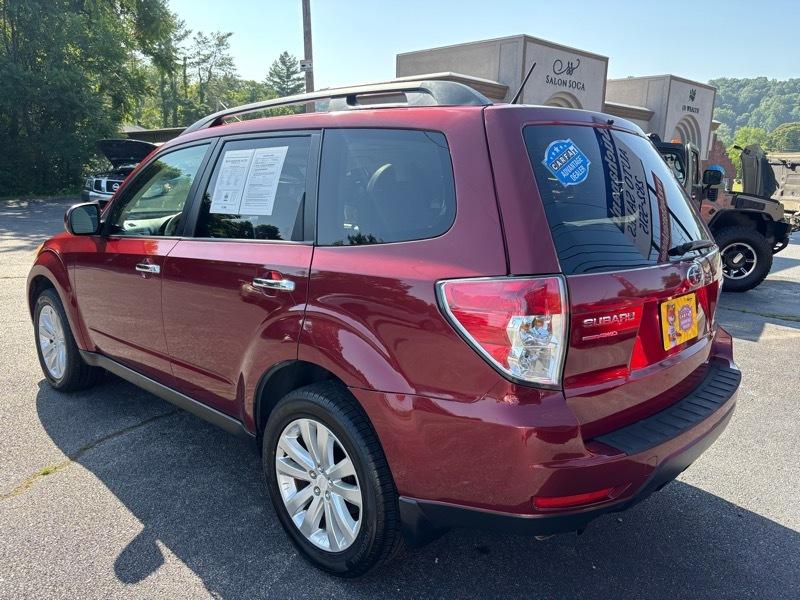 Subaru Forester 2.5X Premium 2011