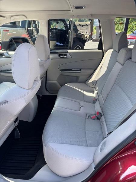Subaru Forester 2.5X Premium 2011