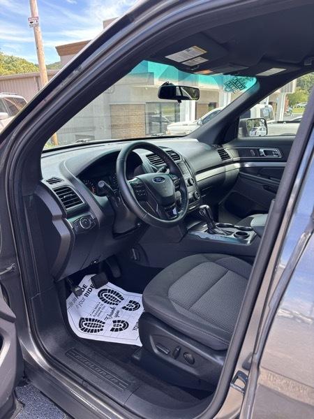 Ford Explorer XLT FWD 2019