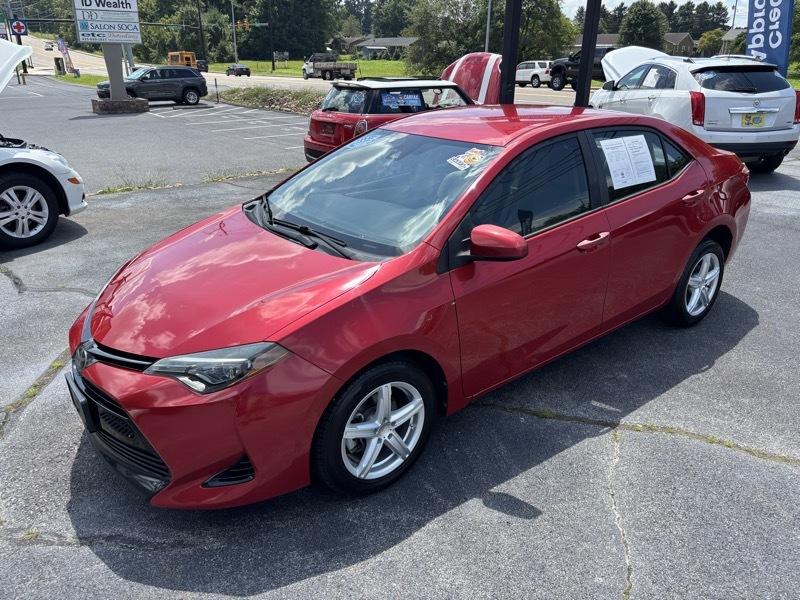 Toyota Corolla LE 4D Sedan at 2018