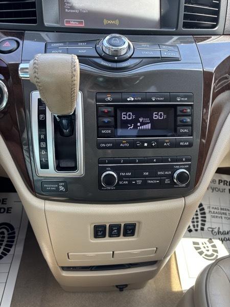 Nissan Quest Platinum 2015