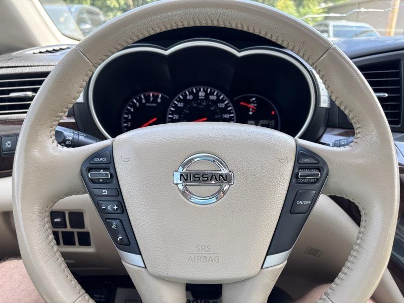 Nissan Quest Platinum 2015