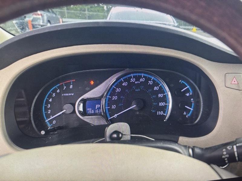 Toyota Sienna Limited 7-Pass V6 2011