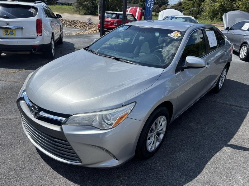 Toyota Camry SE 2017