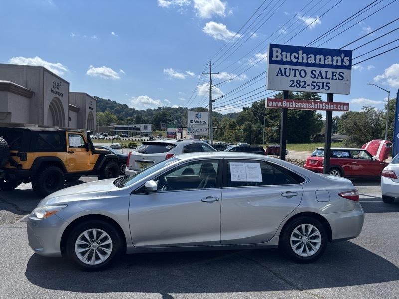 Toyota Camry SE 2017