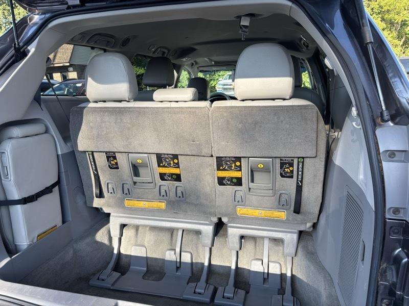 Toyota Sienna XLE FWD 8-Passenger V6 2014