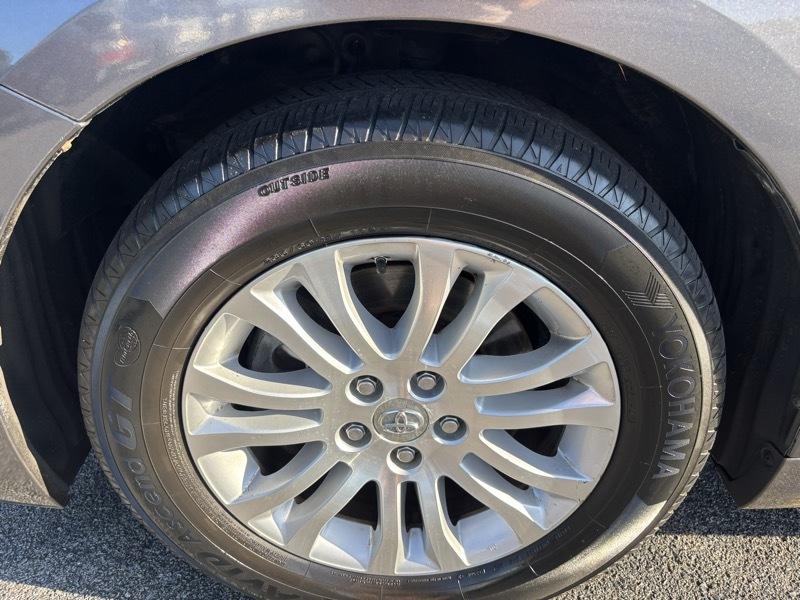 Toyota Sienna XLE FWD 8-Passenger V6 2014